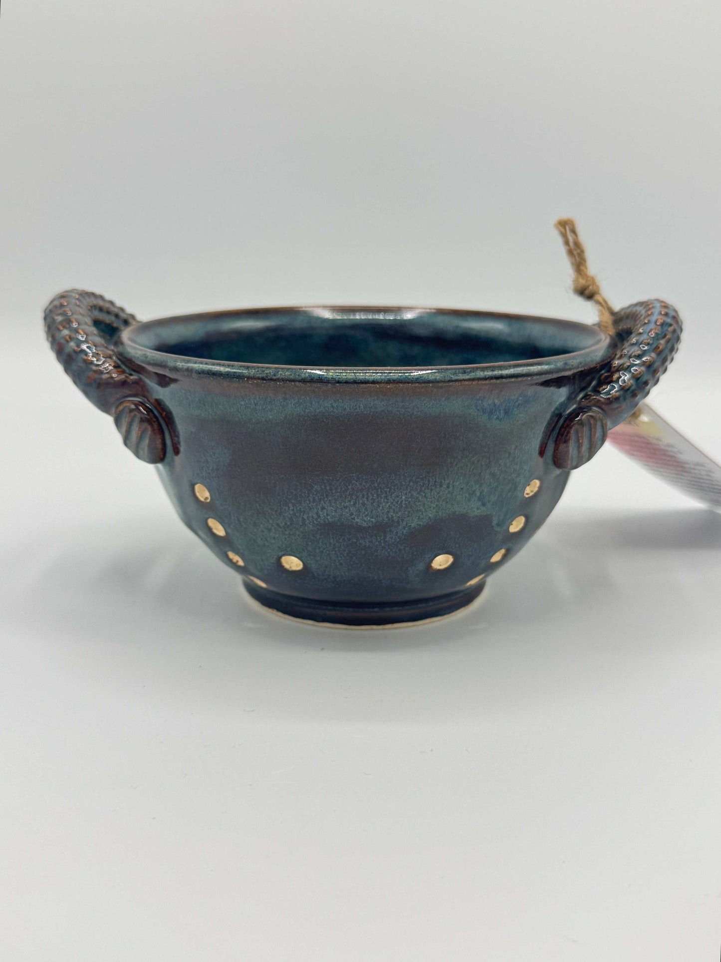 Colander Arctic Stone by Adeovart