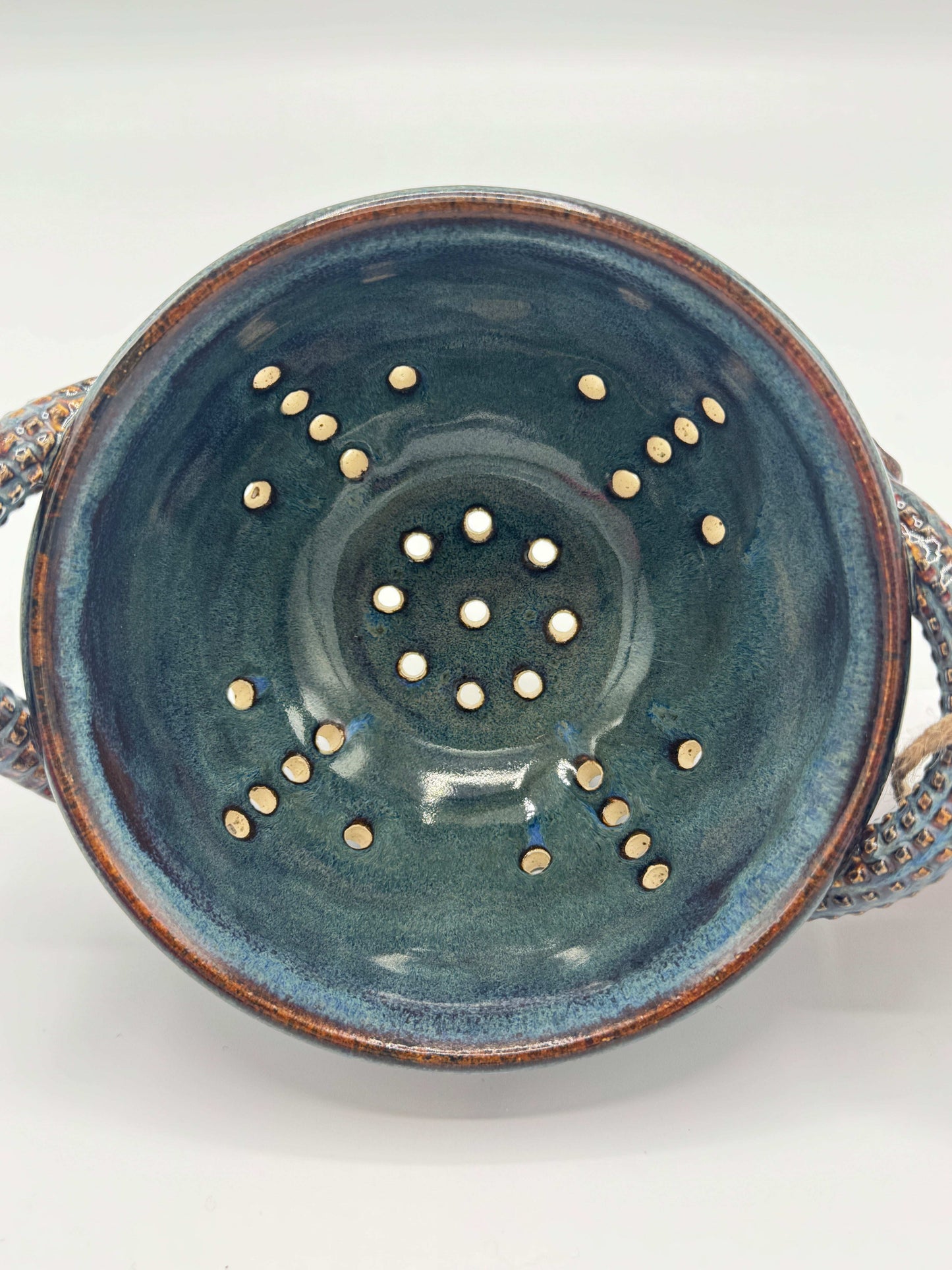 Colander Arctic Stone by Adeovart