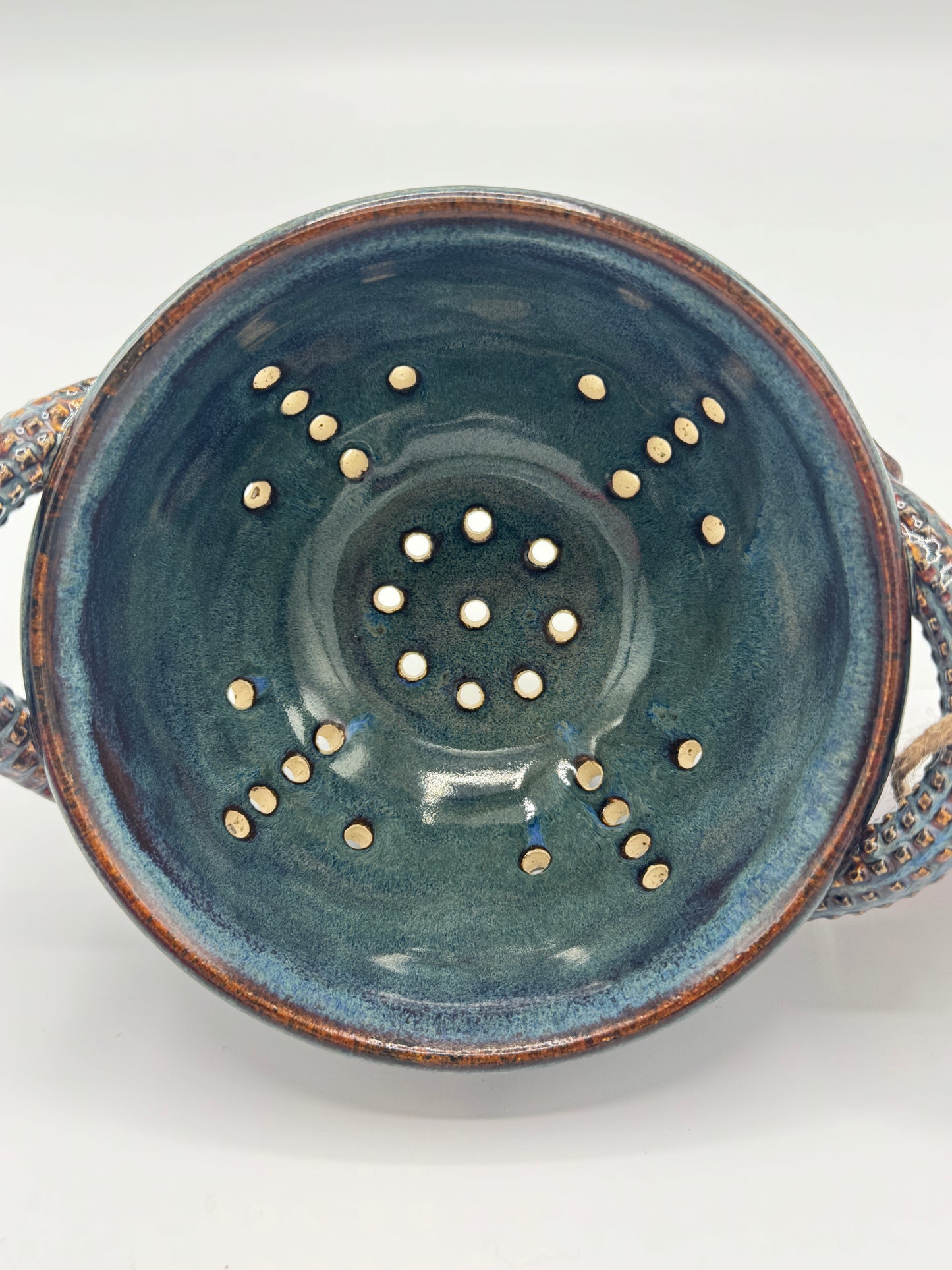 Colander Arctic Stone by Adeovart