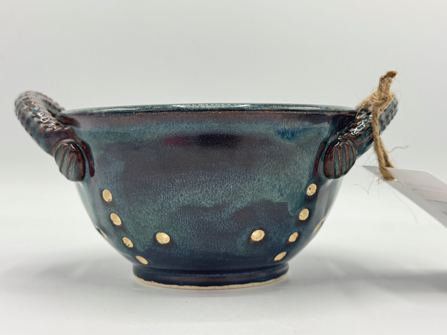 Colander Arctic Stone by Adeovart