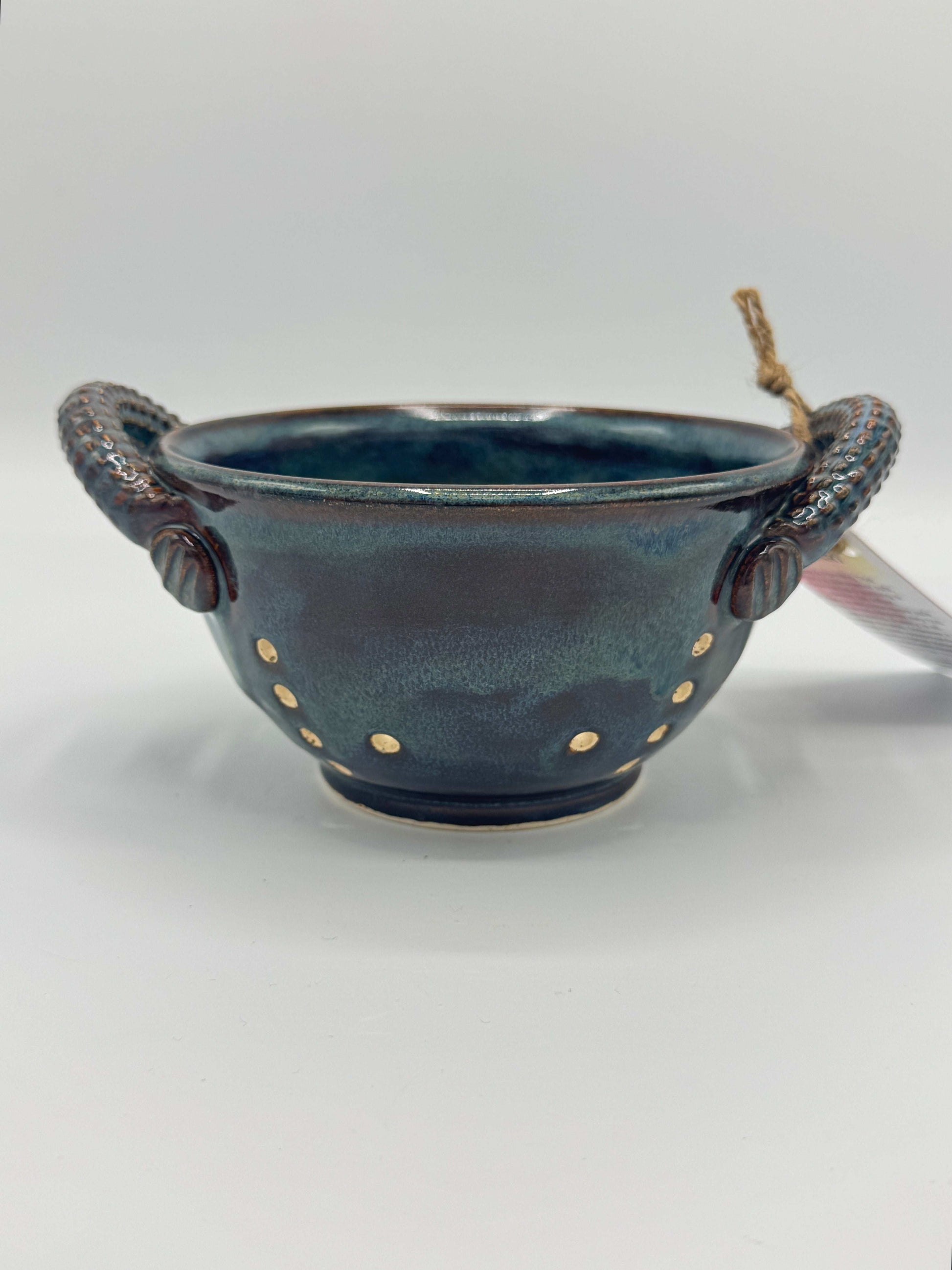 Colander Arctic Stone by Adeovart