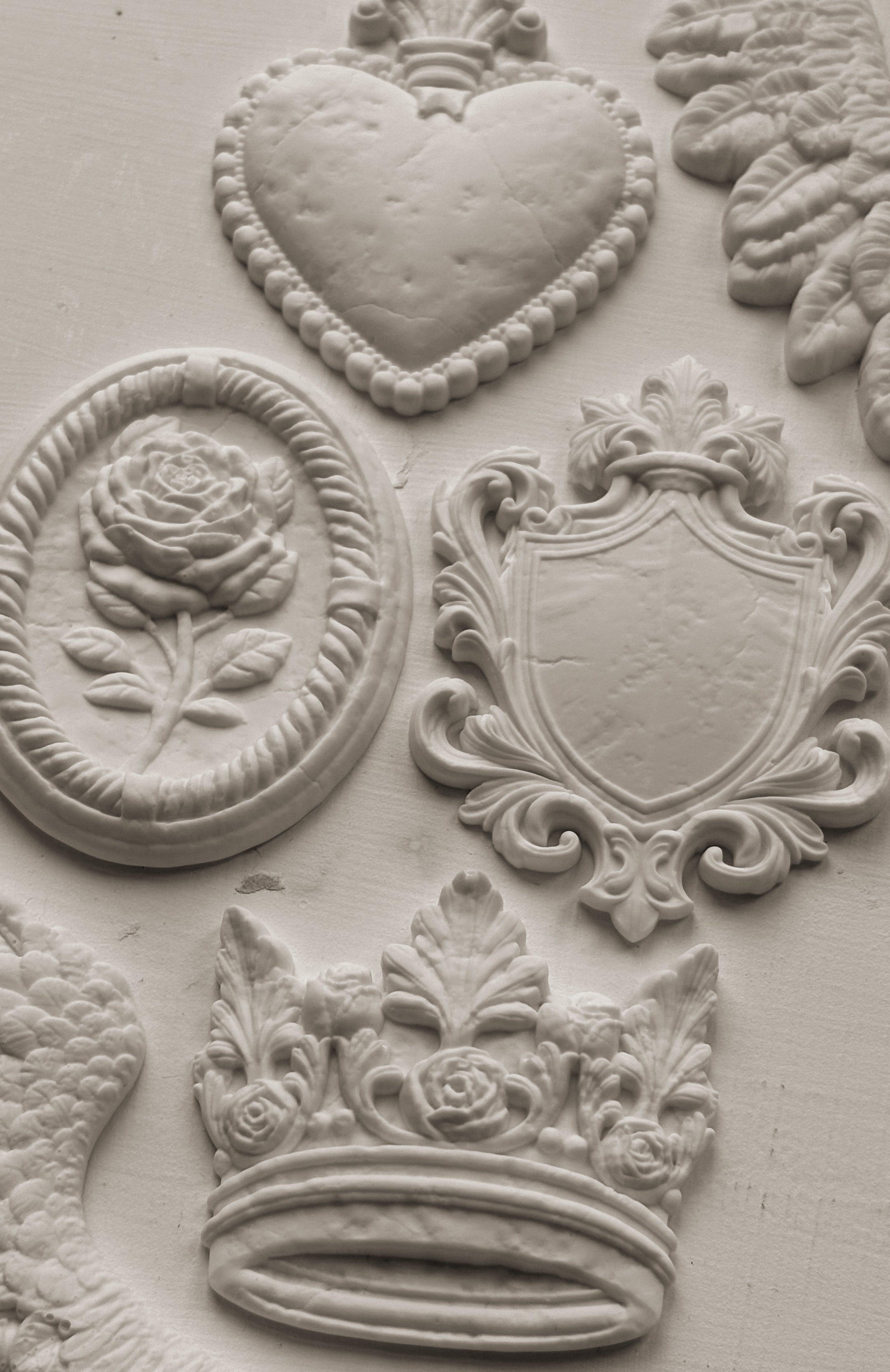 IOD Heraldry Mould