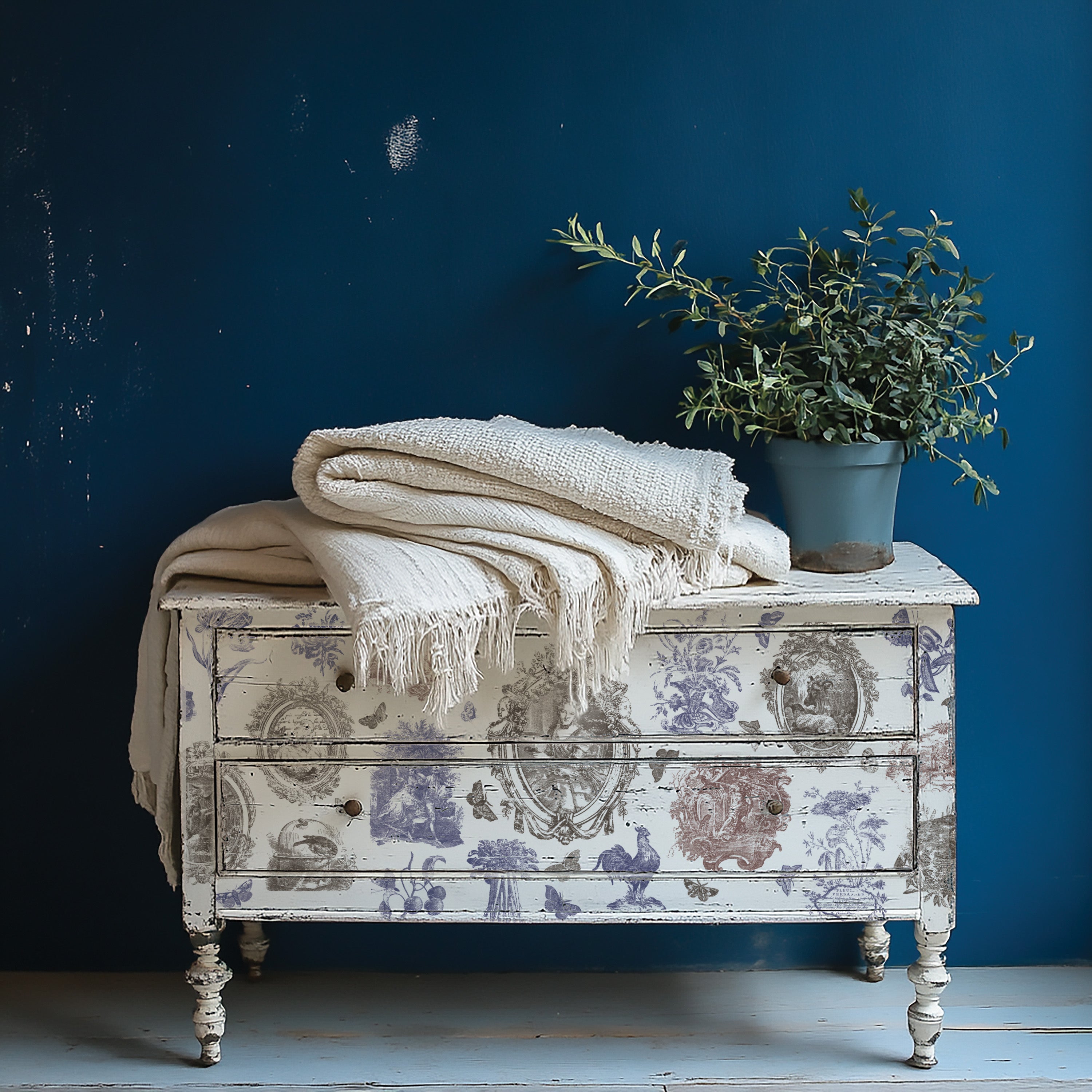 IOD Hameau de la Reine Paint Inlay