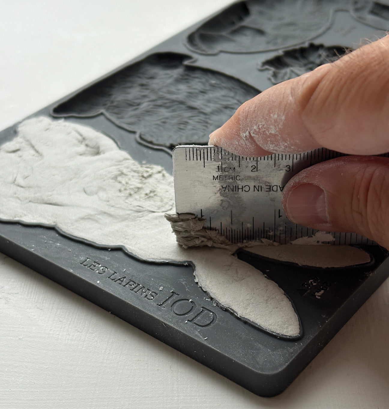 IOD Les Lapins Mould 6x10
