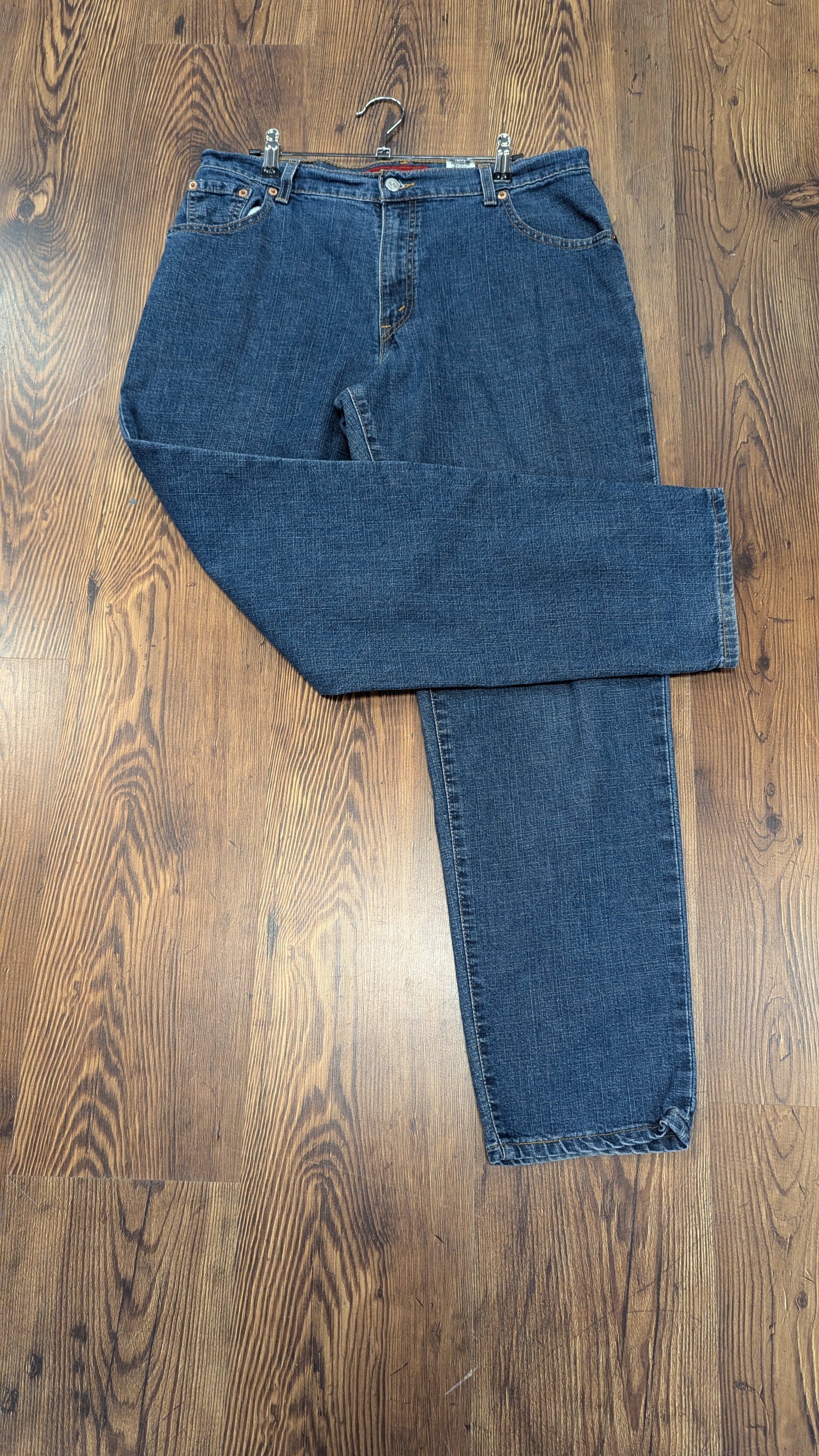 Vintage Levi's store 550