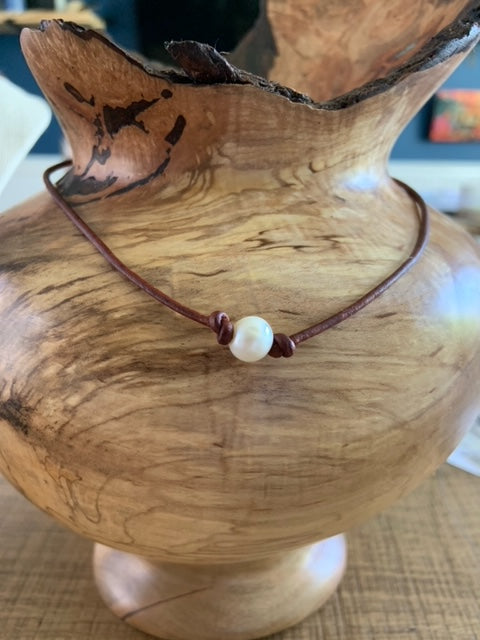 Brown Leather Choker Necklace with Pearl